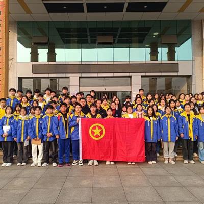 黄冈美苑高级中学团课活动｜学习焦裕禄精神——争做有理想、敢担当、能吃苦、肯奋斗的新时代好青年