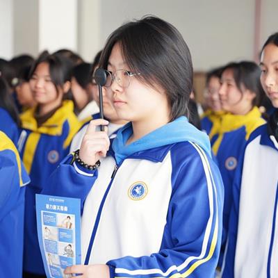 守护“睛”彩未来 | 美苑高中开展青少年近视筛查活动